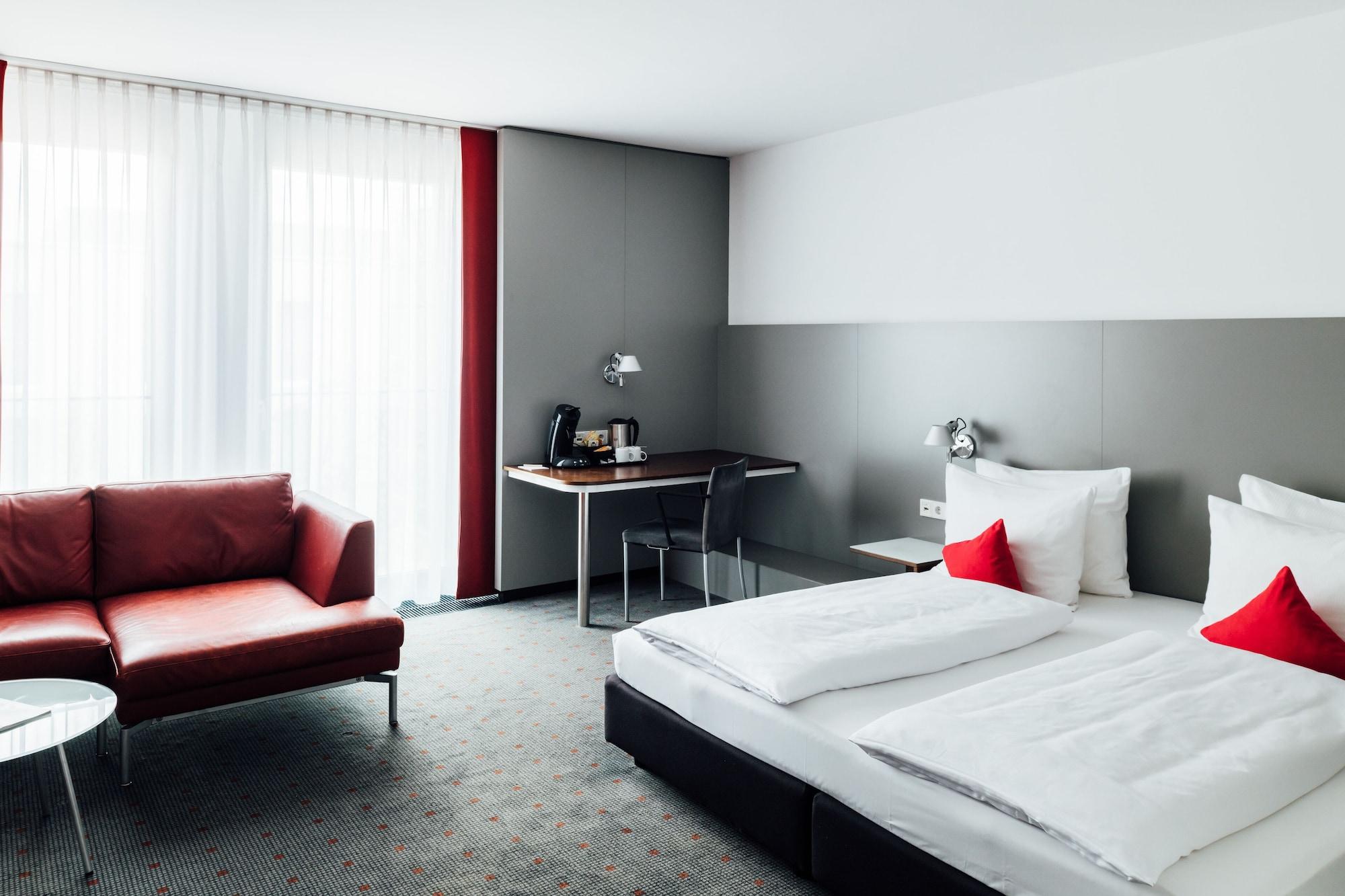 Vienna House Easy By Wyndham Stuttgart Hotel Екстериор снимка
