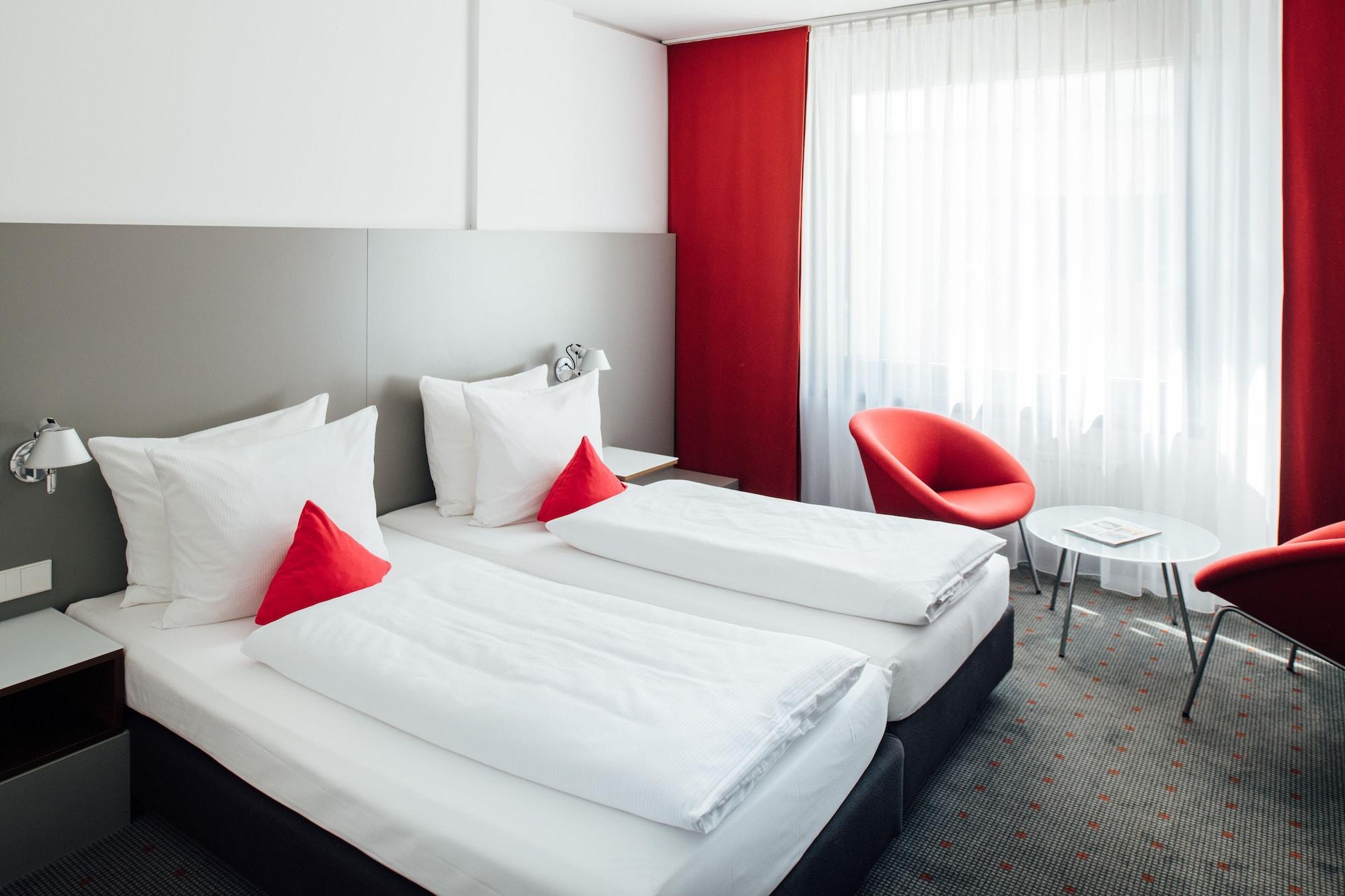 Vienna House Easy By Wyndham Stuttgart Hotel Екстериор снимка