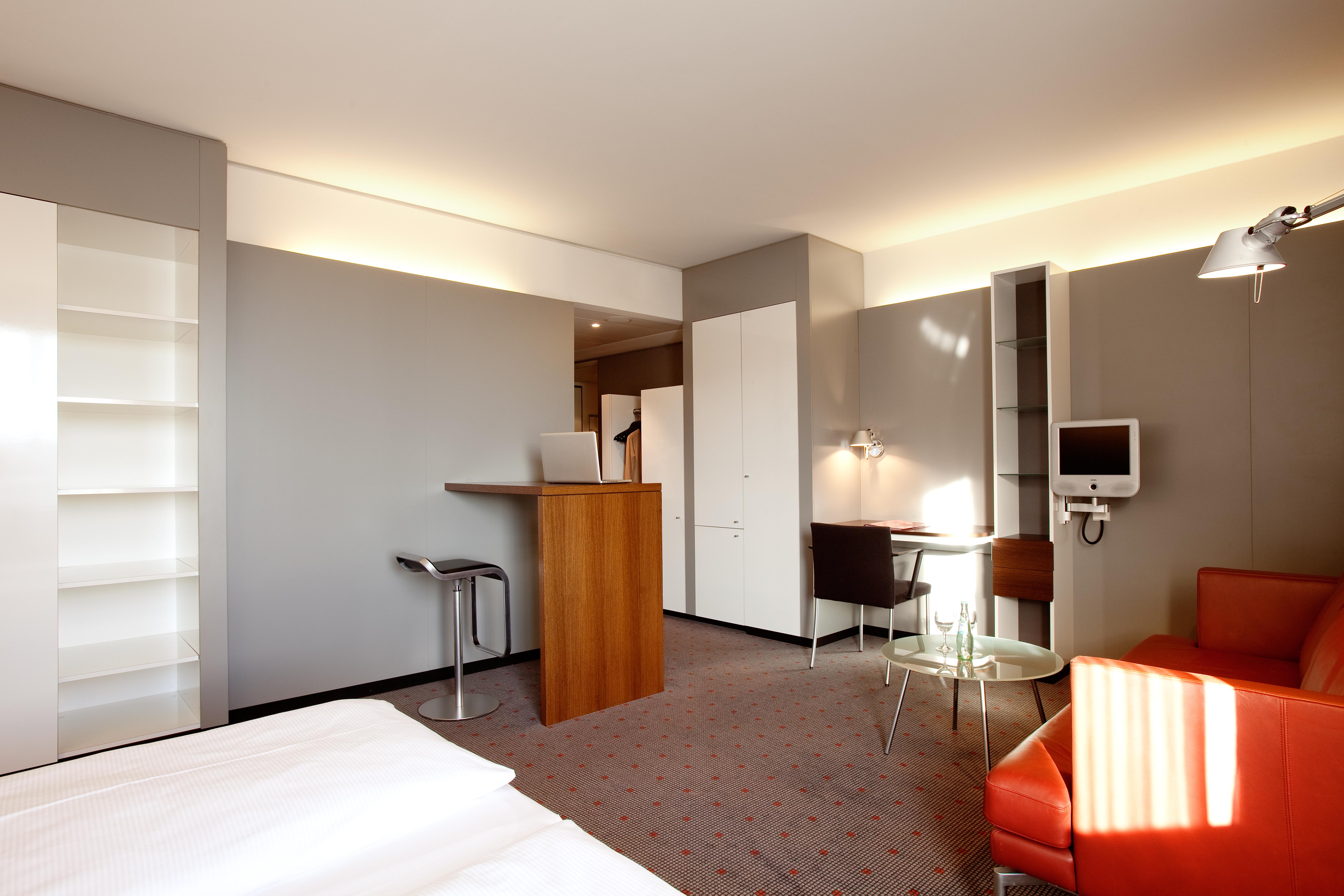 Vienna House Easy By Wyndham Stuttgart Hotel Екстериор снимка