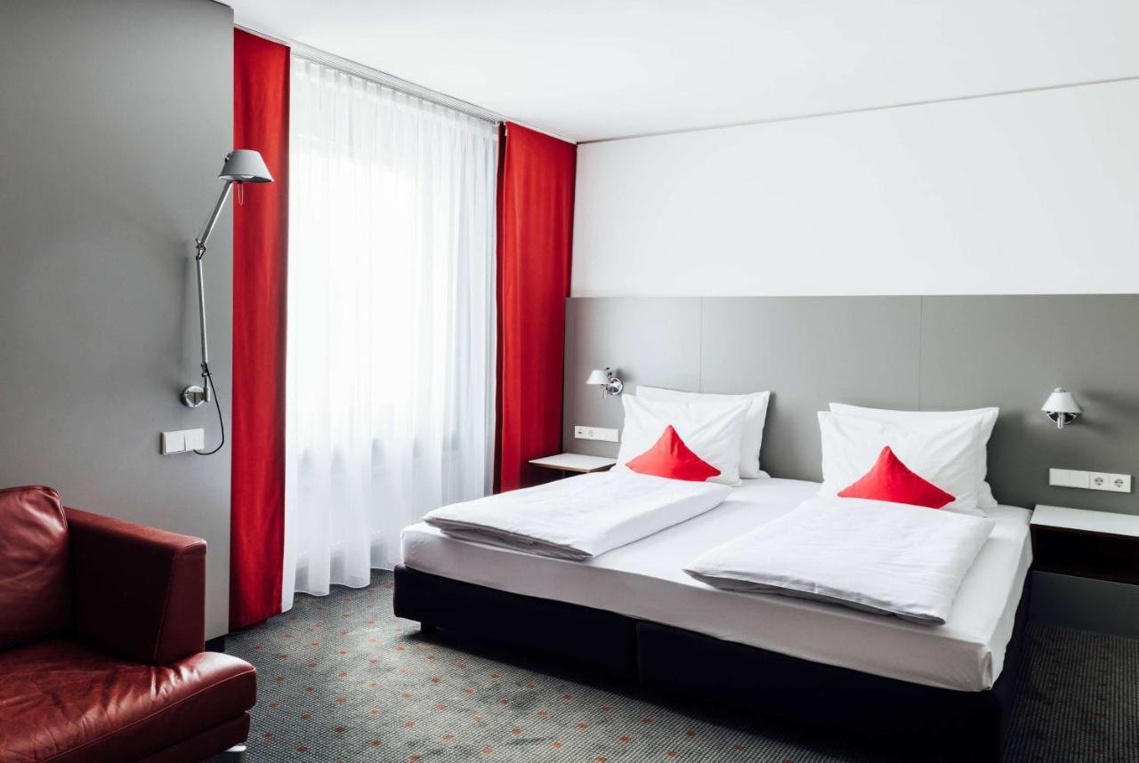 Vienna House Easy By Wyndham Stuttgart Hotel Екстериор снимка