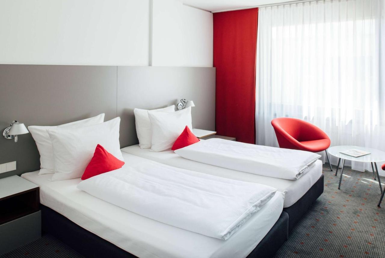 Vienna House Easy By Wyndham Stuttgart Hotel Екстериор снимка