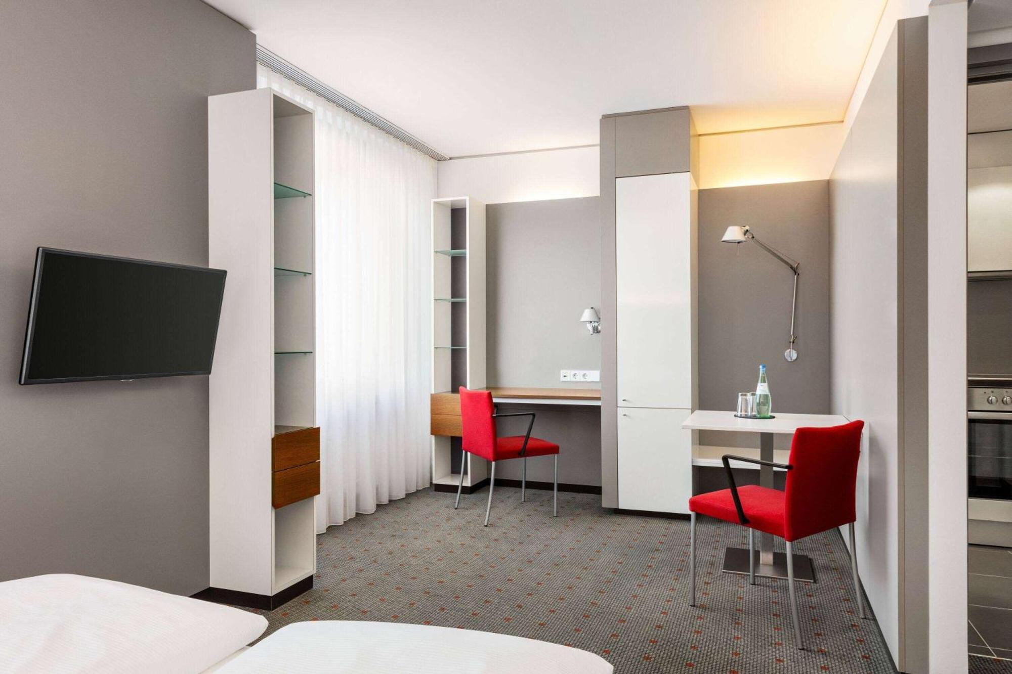Vienna House Easy By Wyndham Stuttgart Hotel Екстериор снимка