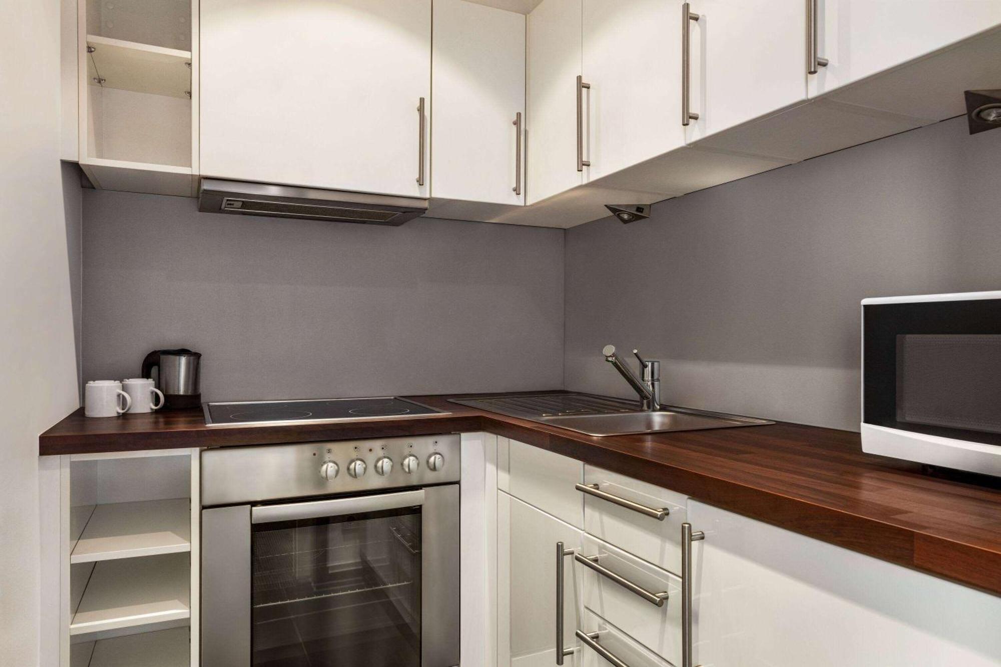 Vienna House Easy By Wyndham Stuttgart Hotel Екстериор снимка