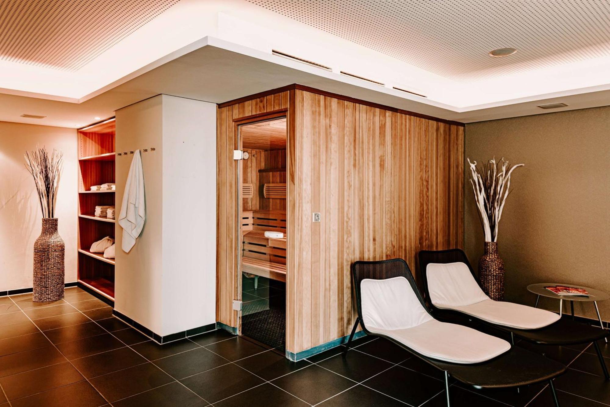 Vienna House Easy By Wyndham Stuttgart Hotel Екстериор снимка