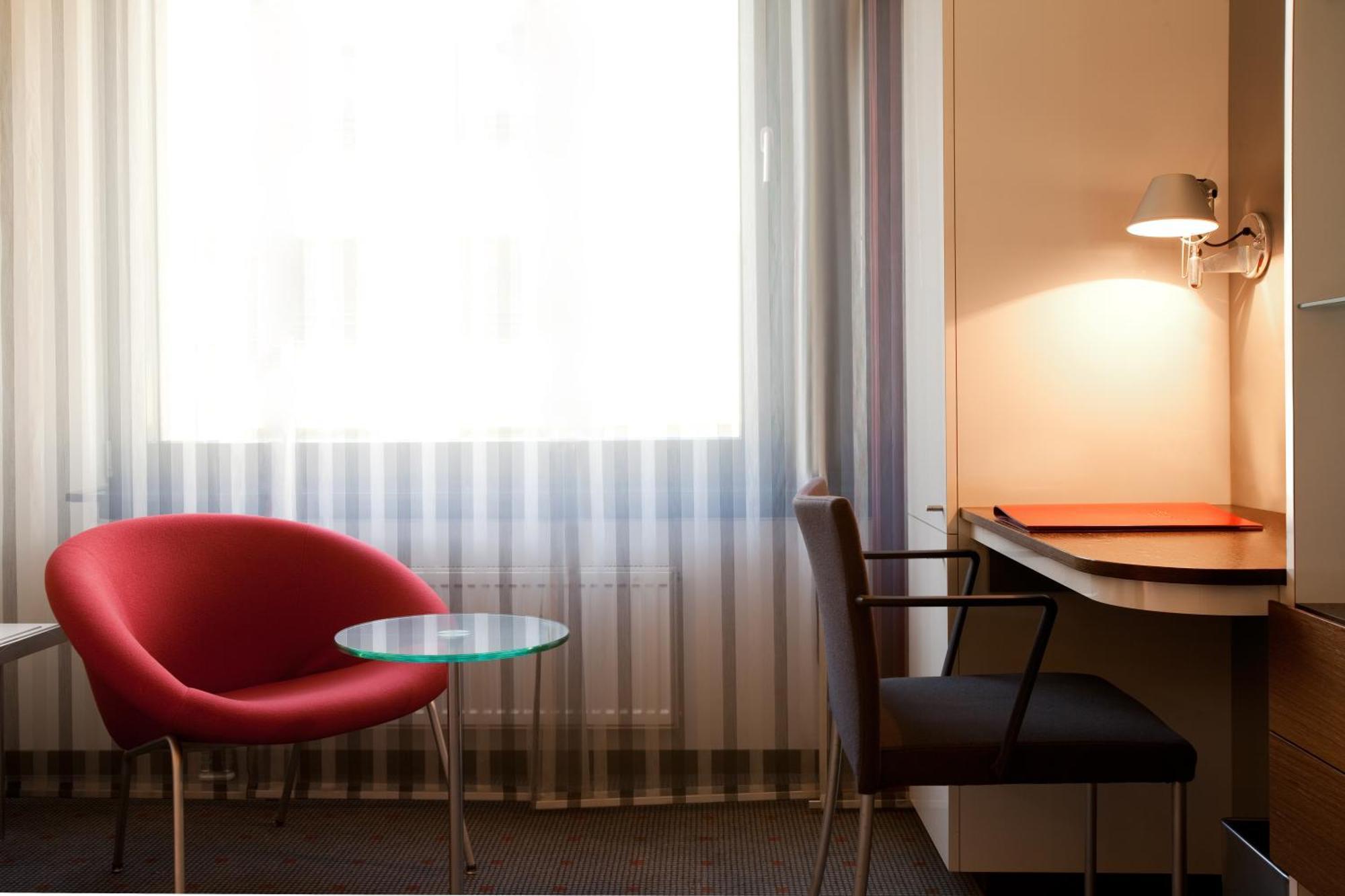 Vienna House Easy By Wyndham Stuttgart Hotel Екстериор снимка